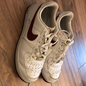 Air Force One - Maroon and White